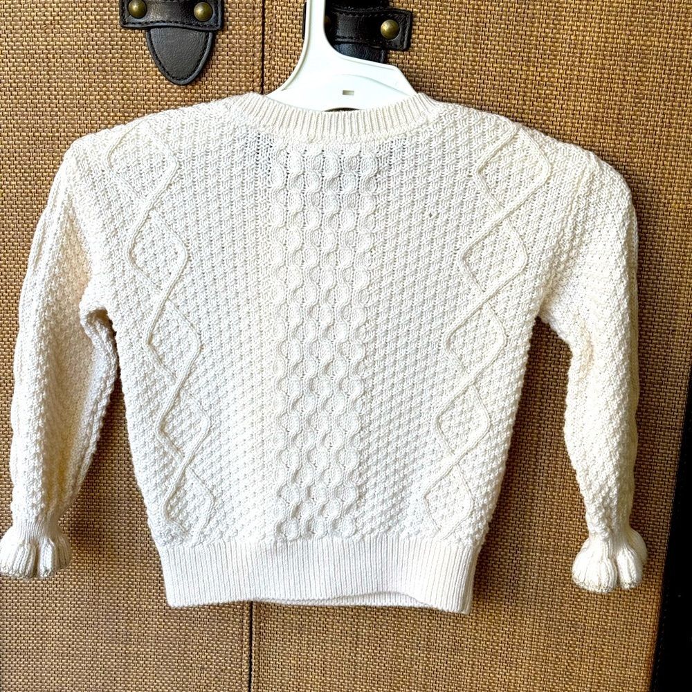 Baby Gap Winter White Ruffle Front Sweater with gold Trim Sz 3 yrs - Picture 4 of 10